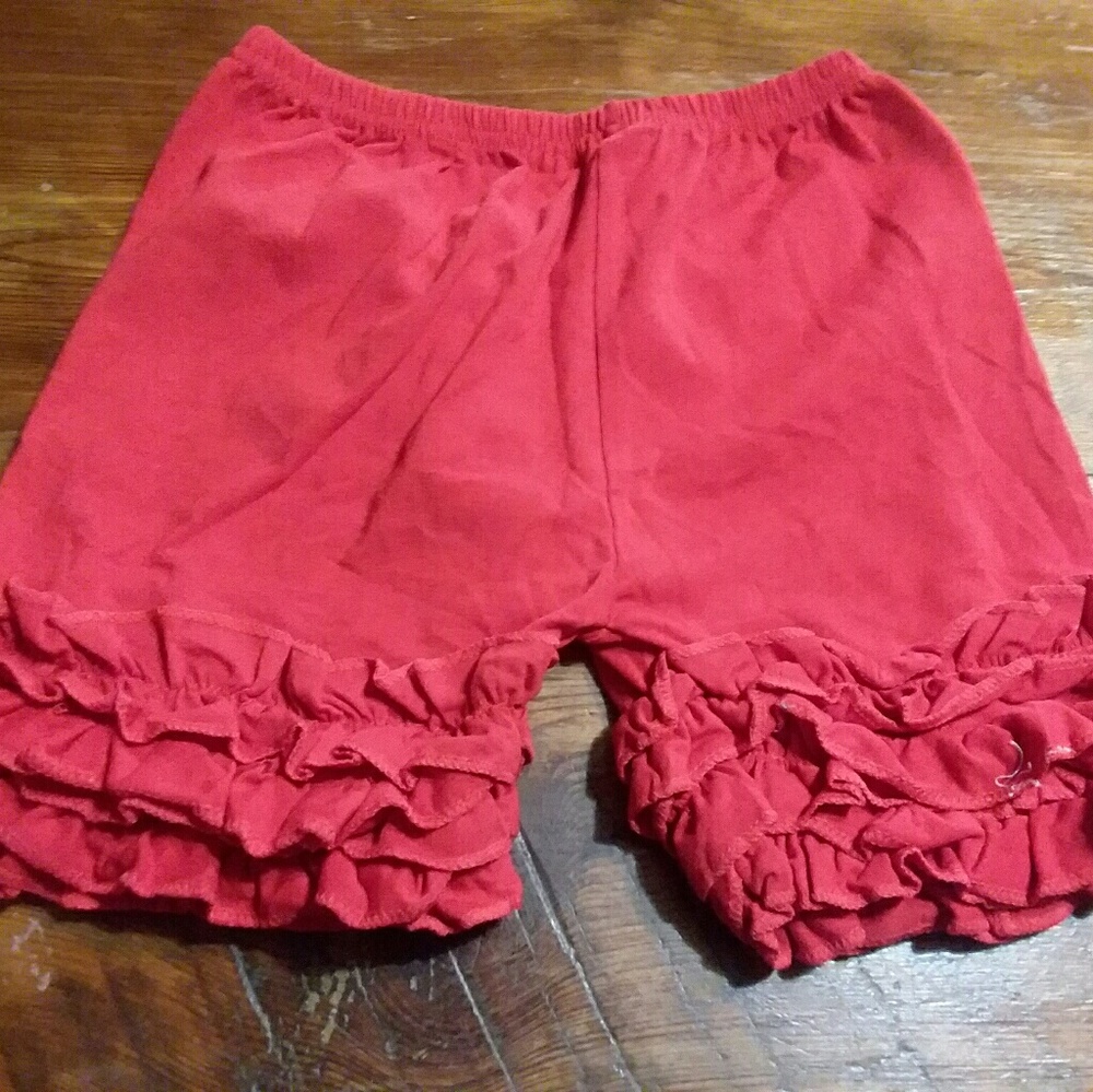🎀Size 10/12 red ruffle shorts🎀